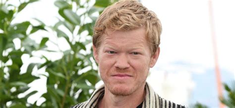 Jesse Plemons Reveals His Secret To Life Changing 50 Pound。